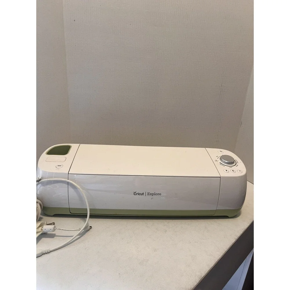 CRICUT EXPLORE One CXPL001 Die Cutting Machine with Connector Power Cord +Misc